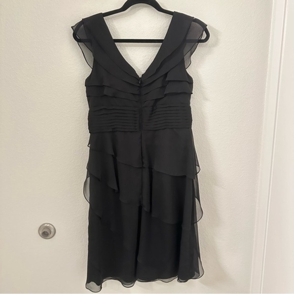 Adrianna Papell Dress Size 8P Black Cocktail Ruffle Pleat Lightweight Chiffon - Picture 3 of 5
